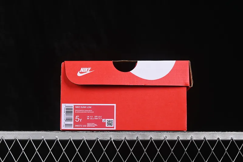 All categories Nk SB Dunk series Nk SB Dunk Low low-top sneakers Nike SB Dunk Low light pink low-top casual sneakers IM6572-103
